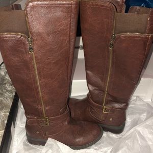 Dark brown guess boots